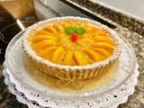 Pastel de almendras (Almond and peach cake in syrup)