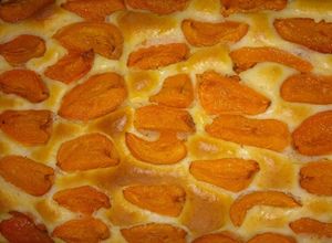 Sárgabarackos joghurtos pite recept fotója
