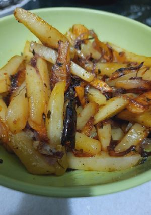 A picture of Potato onion sabzi.