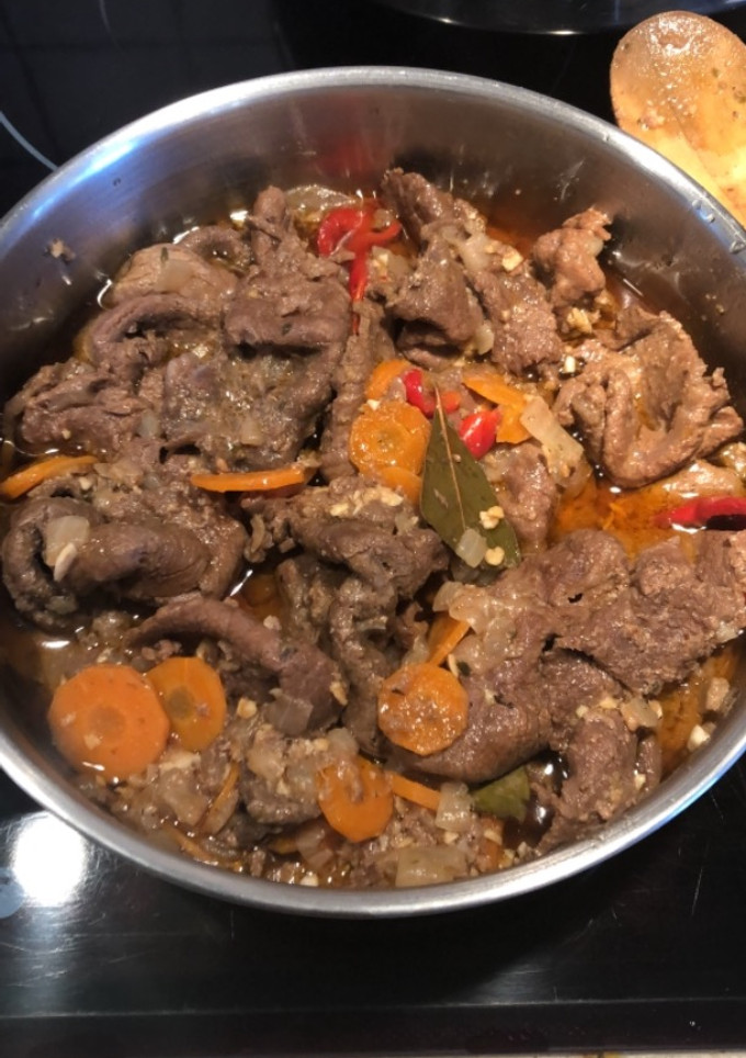 Una foto de Filetes de res al vino