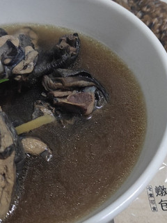 輕鬆燉煮藥膳烏骨雞湯 的食譜成品照片