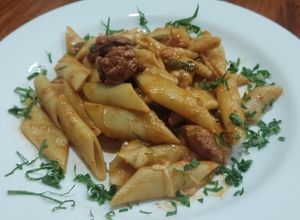 Una foto de Macarrones con lomo ahumado