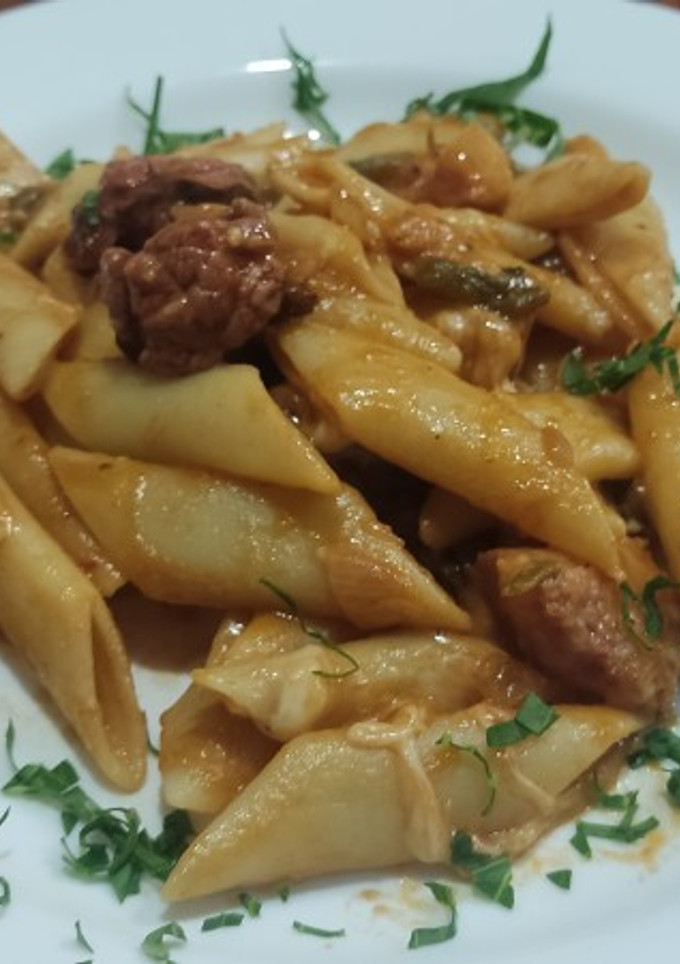 Una foto de Macarrones con lomo ahumado