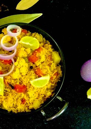 A picture of Vegetable Rice in Pressure Cooker.