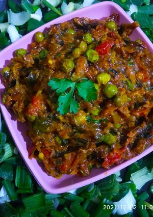 बैंगन का भरता (baingan ka bharta recipe in Hindi) रेसिपी मुख्य फोटो