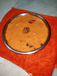 ரவை பால் கேசரி(rava milk kesari recipe in tamil) செய்முறை முக்கிய புகைப்படம்