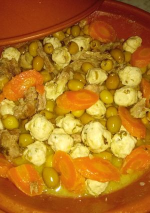 صورة لوصفة طاجين الزيتون بكرات الدجاج