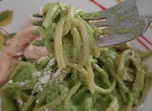 Una foto de Spaghetti de chiles poblanos