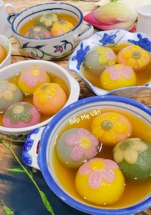 Hình của món Chè trôi nước hoa ngũ sắc.