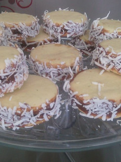 Una foto de Alfajores (Receta original Argentina)