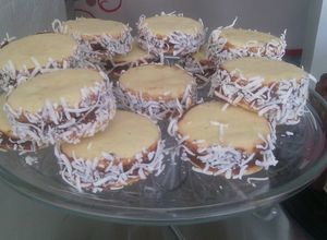Una foto de Alfajores (Receta original Argentina)