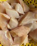 Gà chiên giòn ăn kèm sốt tôm cốt dừa