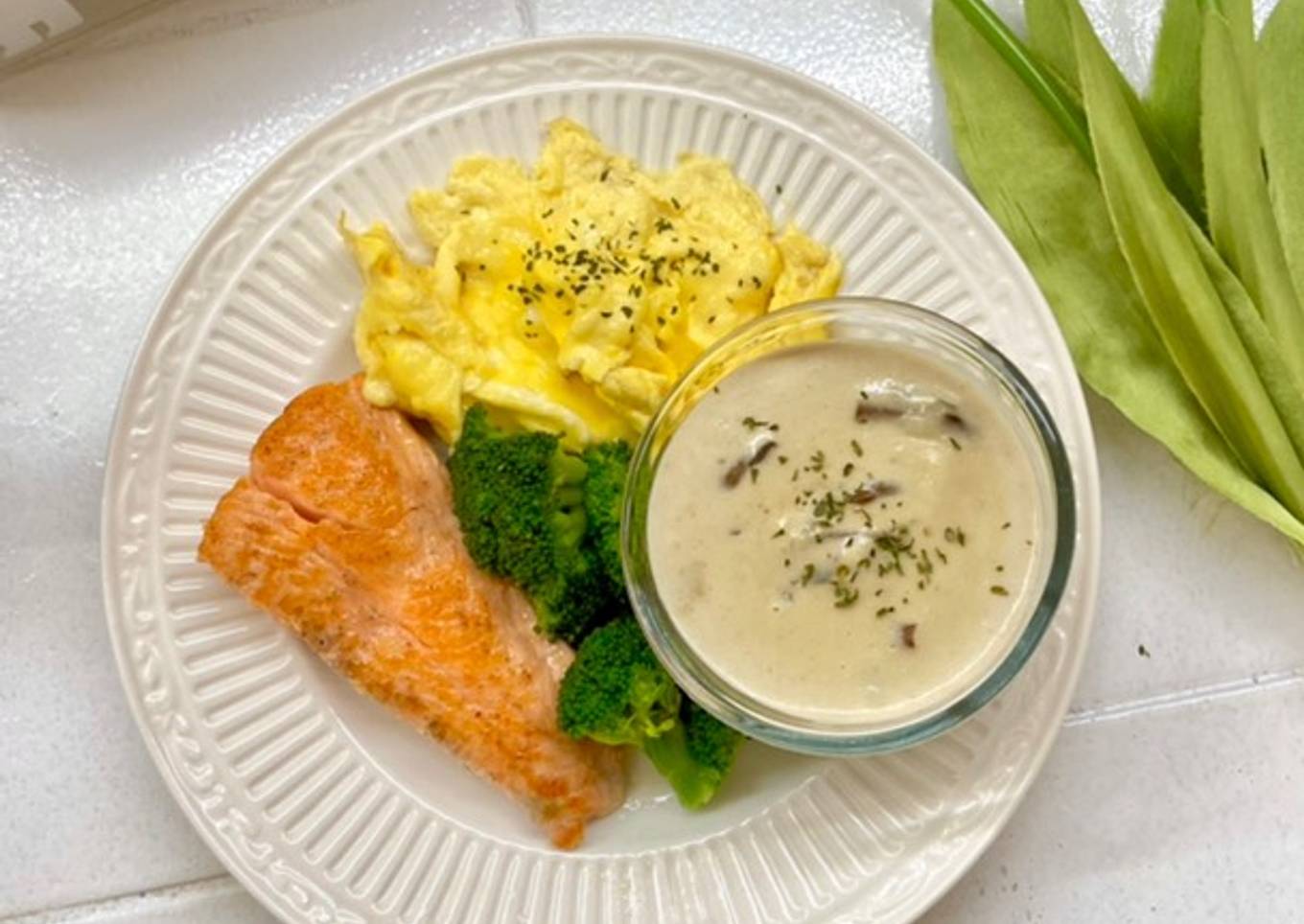 Salmon Steak with Mushroom Sauce