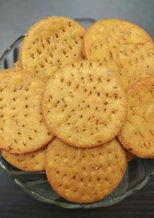 ફરસી પૂરી (Farsi Puri Recipe In Gujarati) રેસીપી મુખ્ય ફોટો