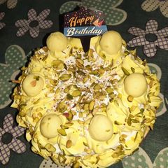 A picture of Rasmali cake.