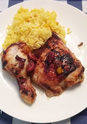 Una foto de Muslos de pollo con curry de mostaza y miel
