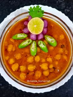 પંજાબી છોલે (Punjabi Chhole Recipe In Gujarati) રેસીપી મુખ્ય ફોટો