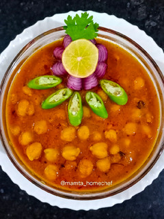પંજાબી છોલે (Punjabi Chhole Recipe In Gujarati) રેસીપી મુખ્ય ફોટો