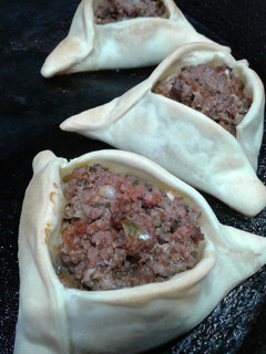 Una foto de Empanadas fatay o árabes
