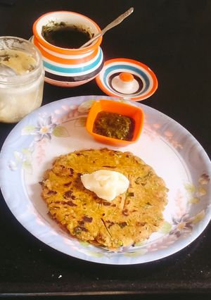 A picture of Jowar paratha 😋 (sorghum millet paratha).