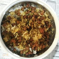 A picture of Boil Rice with black Chane.