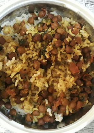A picture of Boil Rice with black Chane.