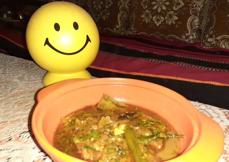 Recipe of Favorite Katla fish curry with eggplant .Begun diye KATLA maacher patla jhol