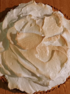 Una foto de Tarta chilena (dulce de leche y merengue)