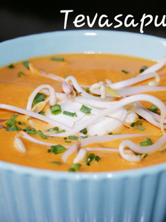 Una foto de Sopa de tomate 🍅🥥🍅🥥