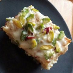 A picture of Kesri Bread pudding.