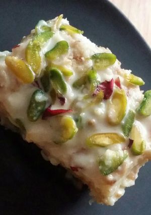 A picture of Kesri Bread pudding.