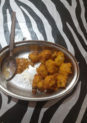 A picture of Rice fritters.