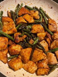 A picture of Crispy chicken stir fry.