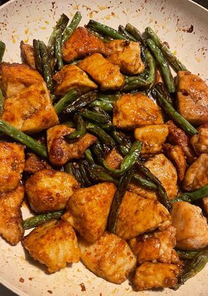 A picture of Crispy chicken stir fry.