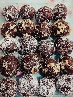 عکسی از دستور توپ خرمایی میانوعده مقوی