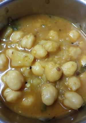 A picture of Ghoogni.