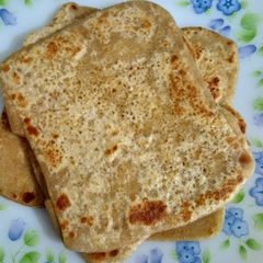 A picture of Meethe parathas.