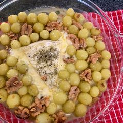 A picture of TikTok Brie Grapes Starter.