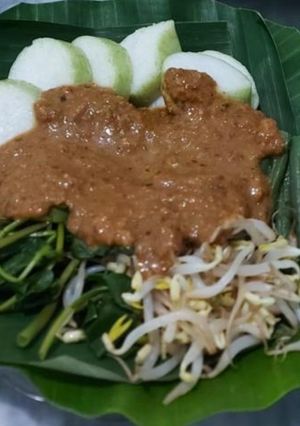 Foto resep Lontong Pecel #120