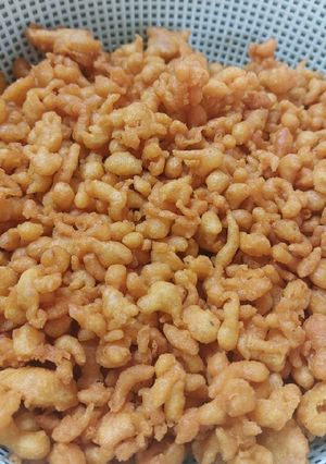 A picture of Besan ki bondi (Ramadan ki tiyari).