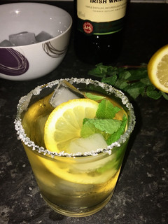 A picture of Whisky smash cocktail.