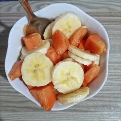 A picture of Banana -pawpaw salad.