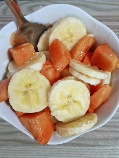 A picture of Banana -pawpaw salad.