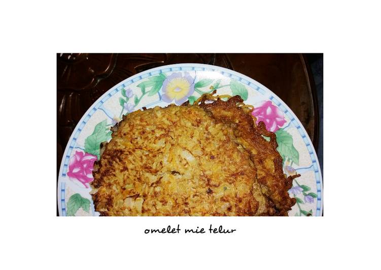 Omelet mie telur