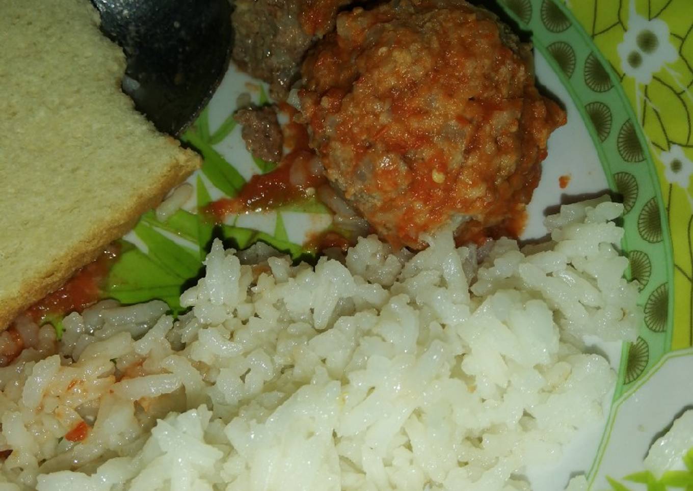 Albóndigas en salsa roja