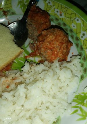 Una foto de Albóndigas en salsa roja