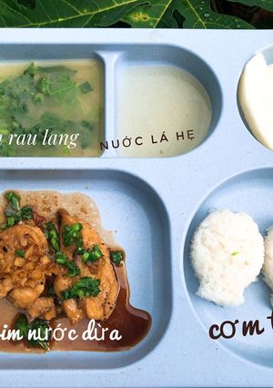 Hình của món Gà rim nước dừa.