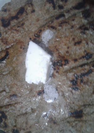 A picture of Bajre ki roti.