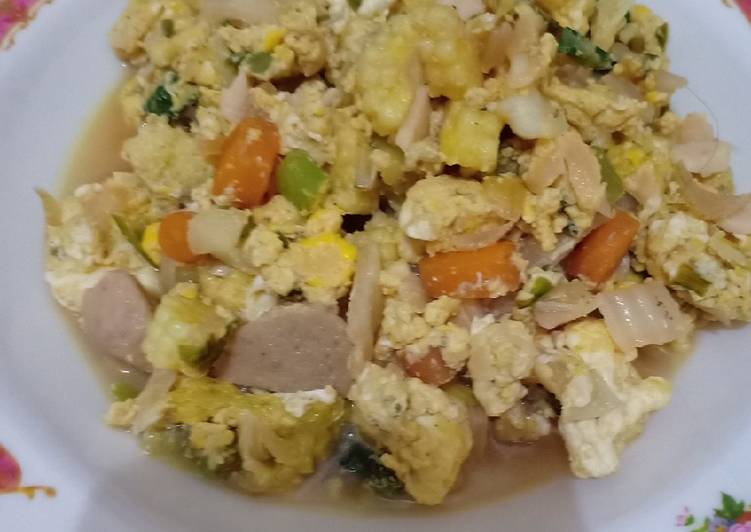 Capcay sayur, telur & bakso