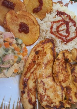 Una foto de Pechuga asada, ensalada fría